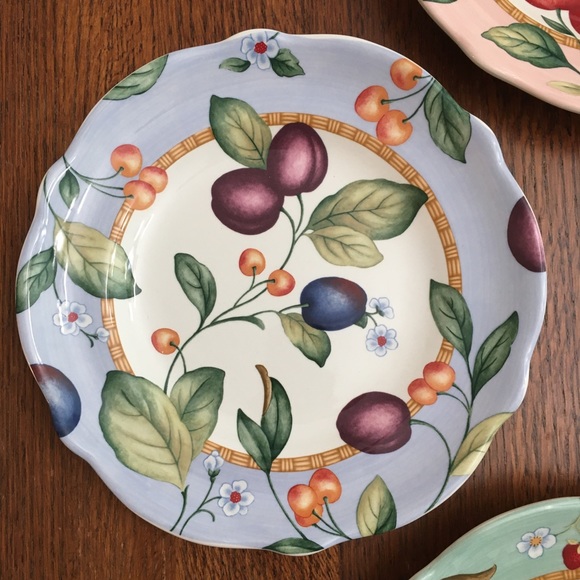 Princess House | 4 Plate Set Fruit on the Vine - Picture 4 of 7